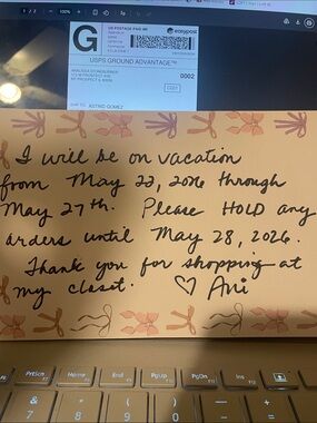 Handwritten Vacation Notice Card - Pink Accent